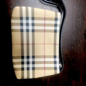 Burberry small handbag. Nova check